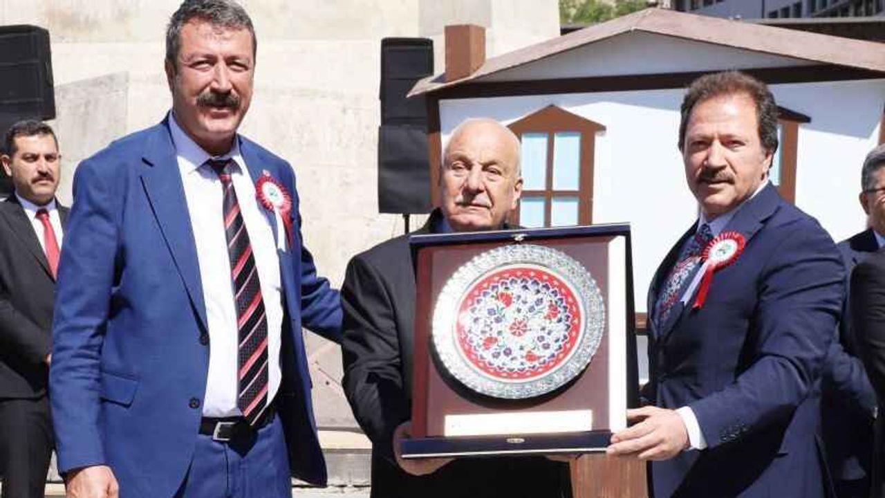 Ankara'da yılın Ahisi sıcak demir ustası Cem Turhan Eskitoros oldu
